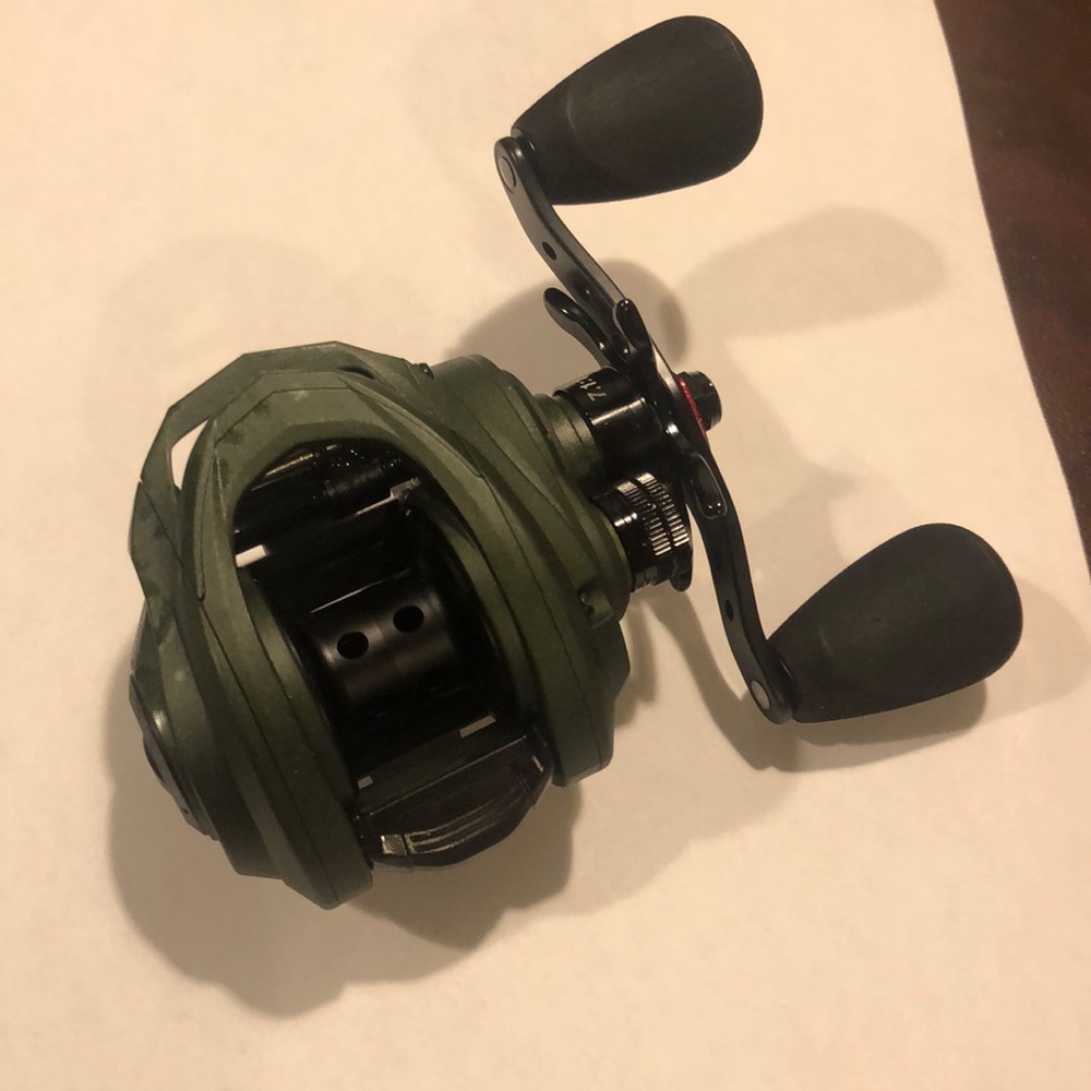 New Abu Garcia ZATA Bait Casting Fishing Reel Fish